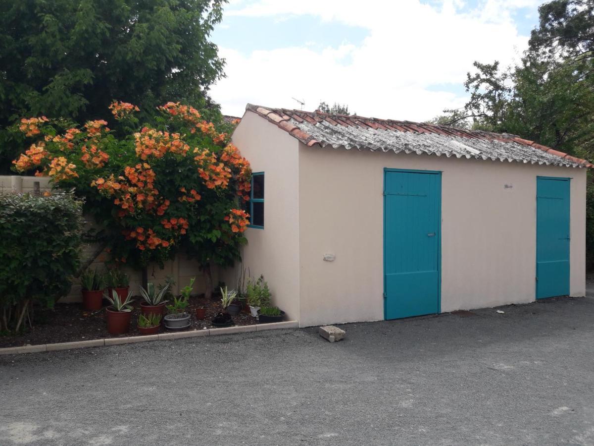Le Logis De Lange Apt Les Aigrettes Saint-Hilaire-la-Palud Esterno foto