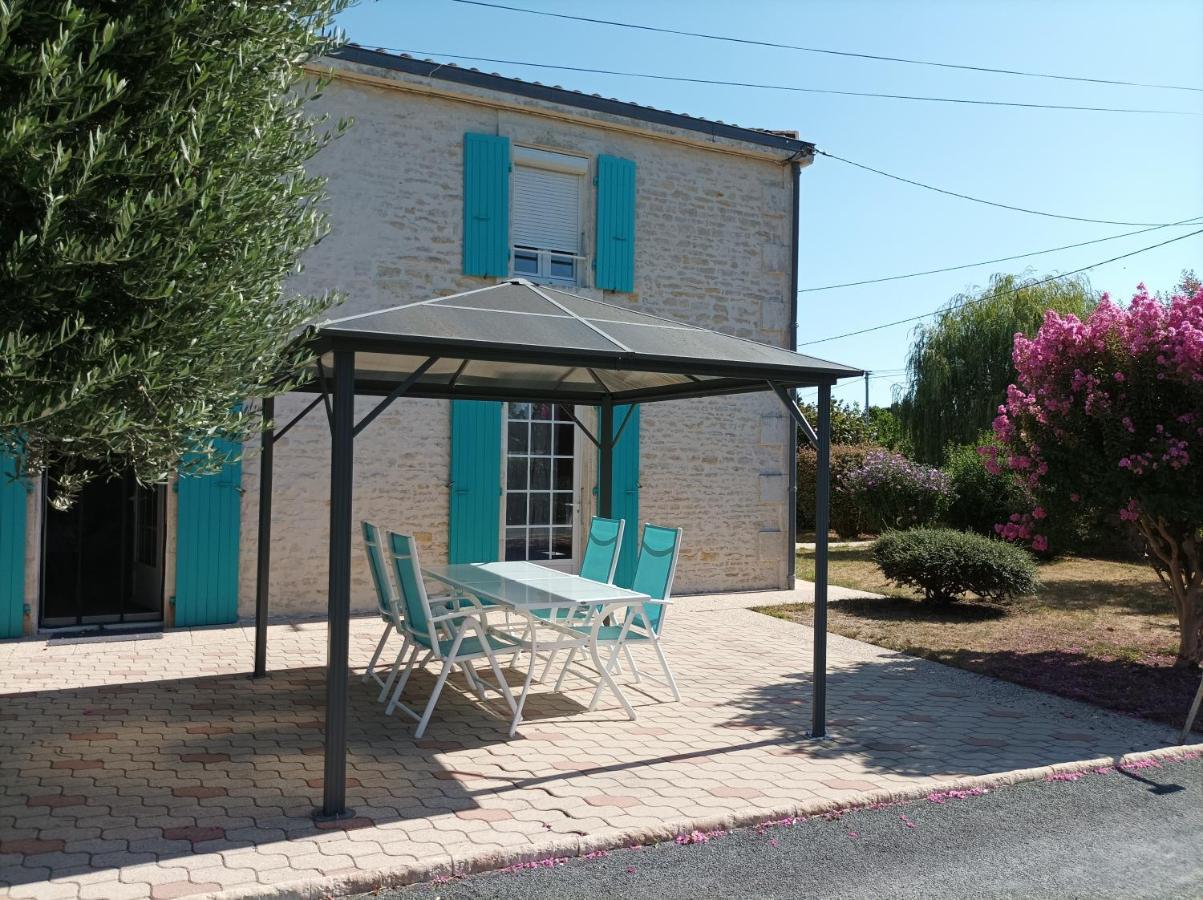 Le Logis De Lange Apt Les Aigrettes Saint-Hilaire-la-Palud Esterno foto